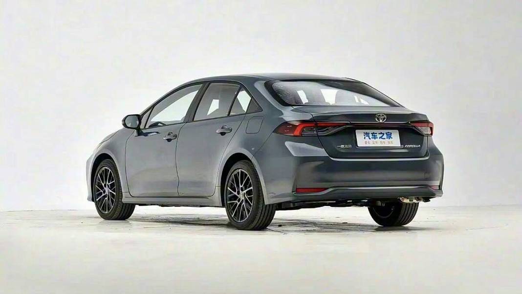 Yakıt cimrisi Corolla'nın yeni yüzü göründü! Toyota'nın yeni sedan kralı sahnede 3